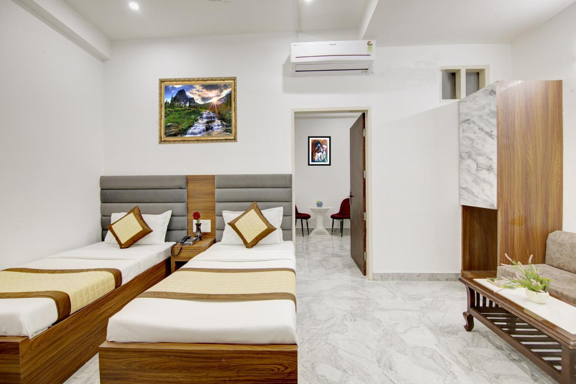 Hotel S B Inn - Near New Delhi Railway Station Paharganj Esterno foto