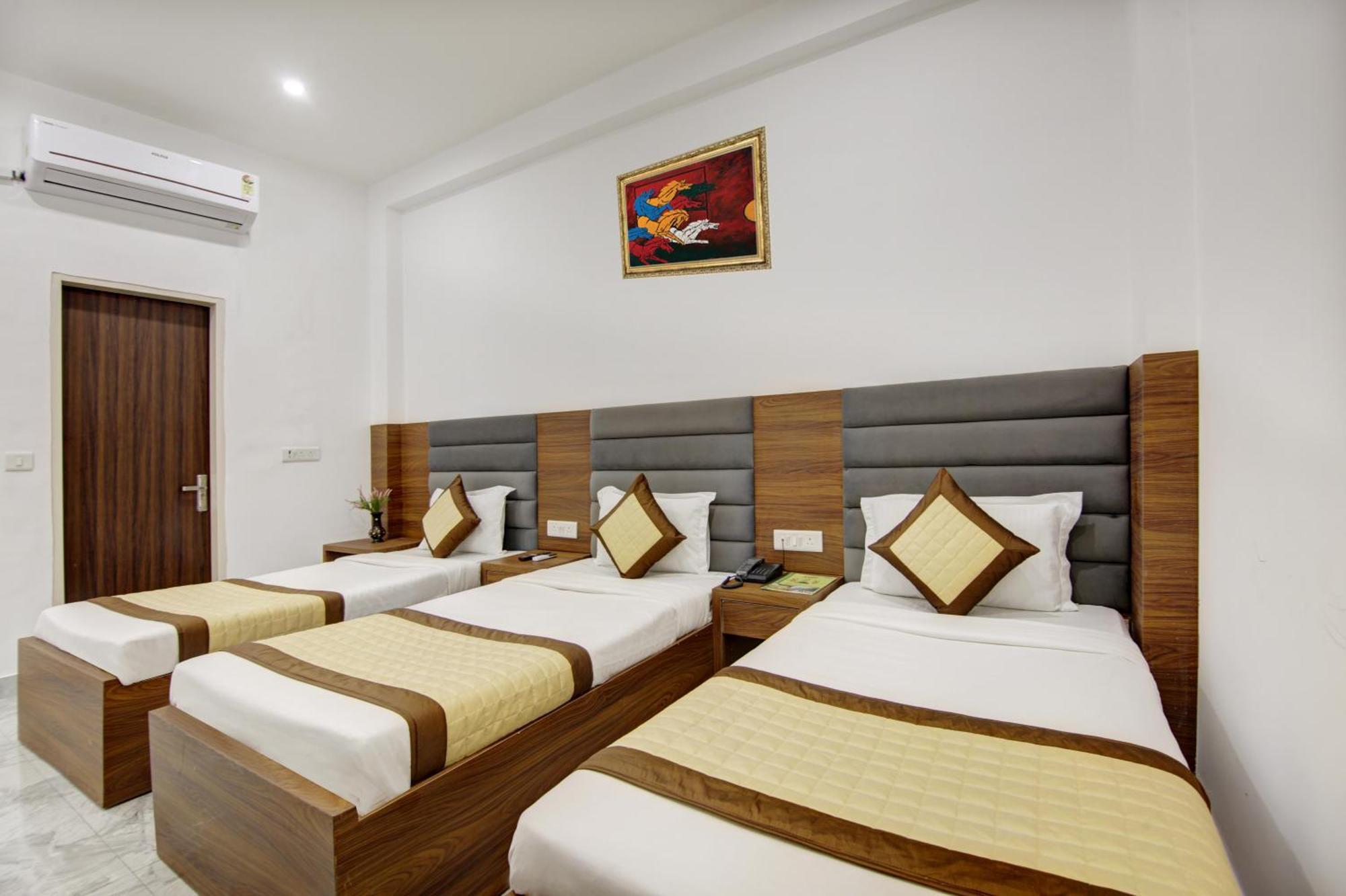 Hotel S B Inn - Near New Delhi Railway Station Paharganj Esterno foto