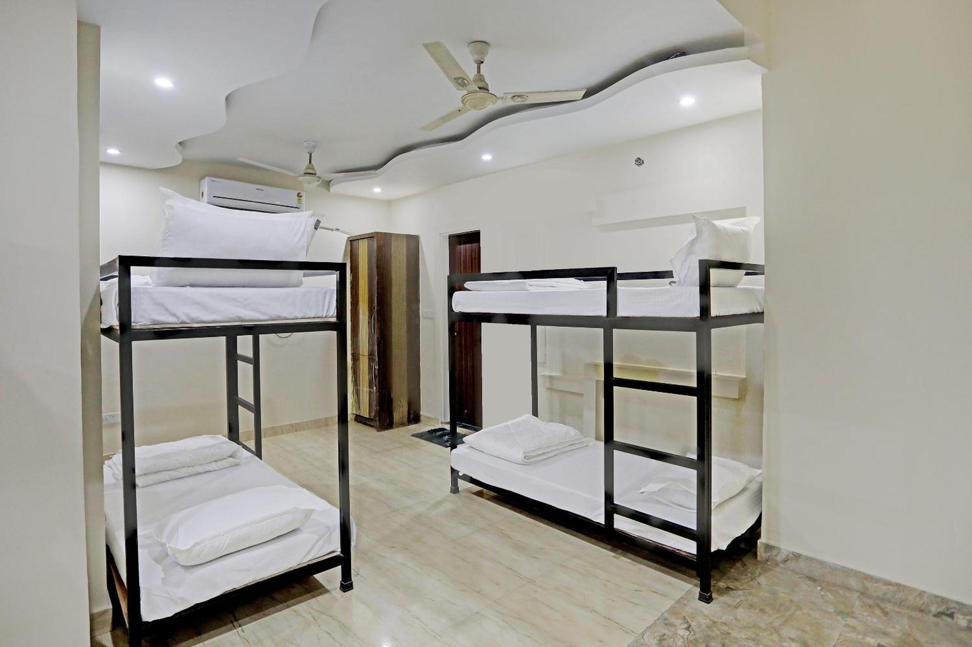 Hotel S B Inn - Near New Delhi Railway Station Paharganj Esterno foto