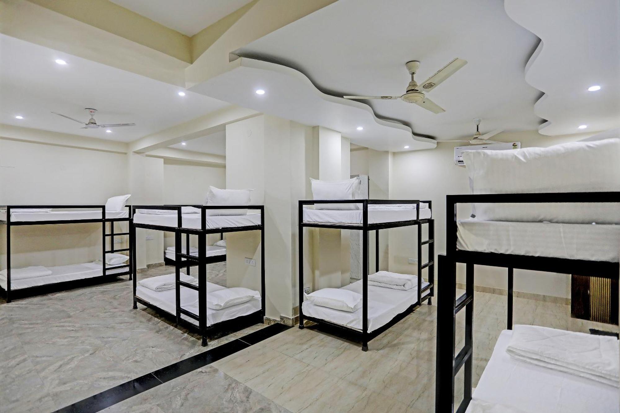 Hotel S B Inn - Near New Delhi Railway Station Paharganj Esterno foto