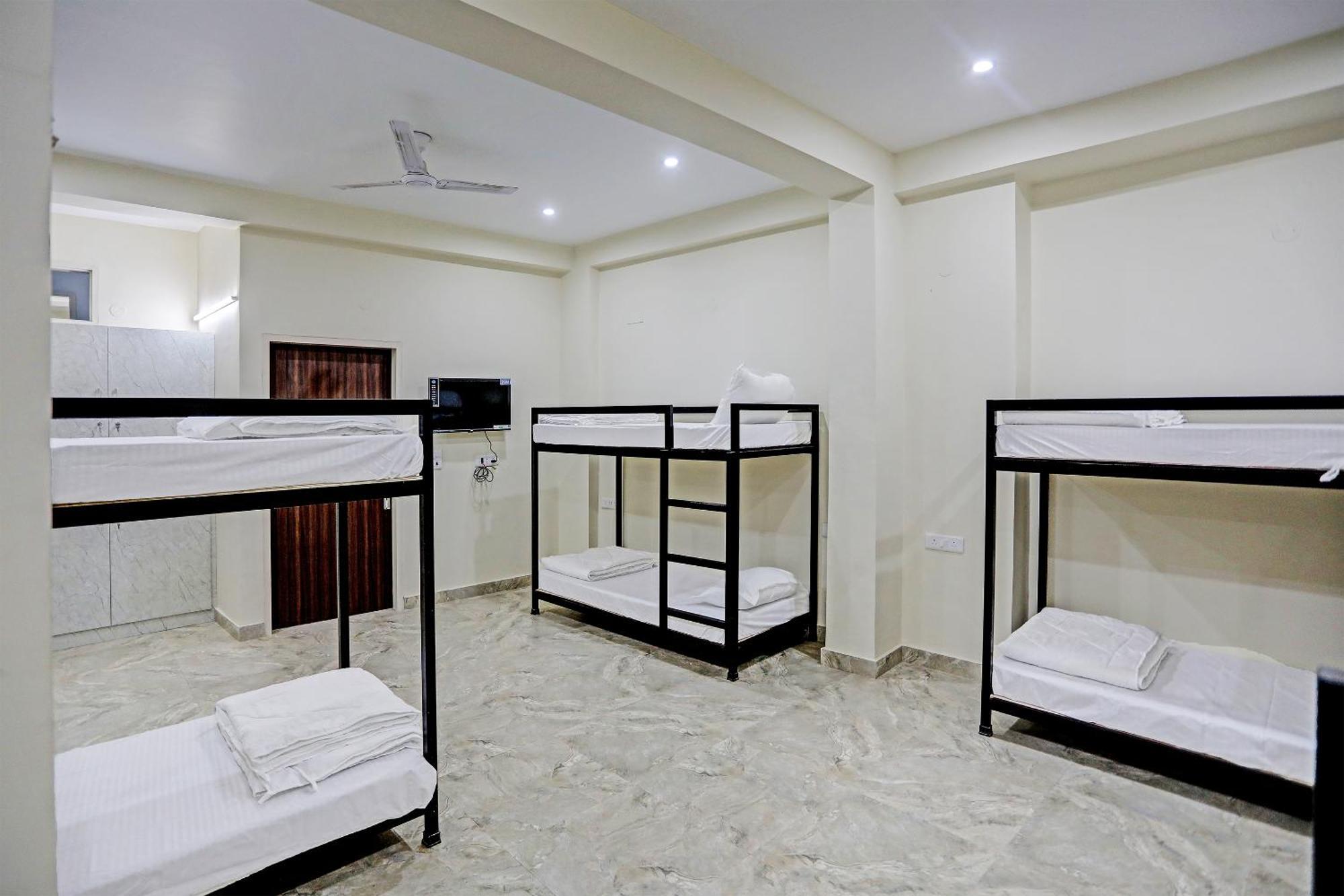 Hotel S B Inn - Near New Delhi Railway Station Paharganj Esterno foto